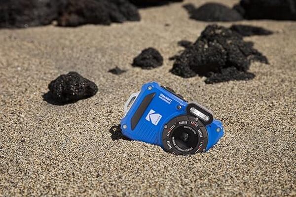 Découvrez notre test complet du Kodak Pixpro WPZ2, un appareil photo compact étanche 16MP idéal pour vos aventures. Performances, design et prix analysés en détail. 