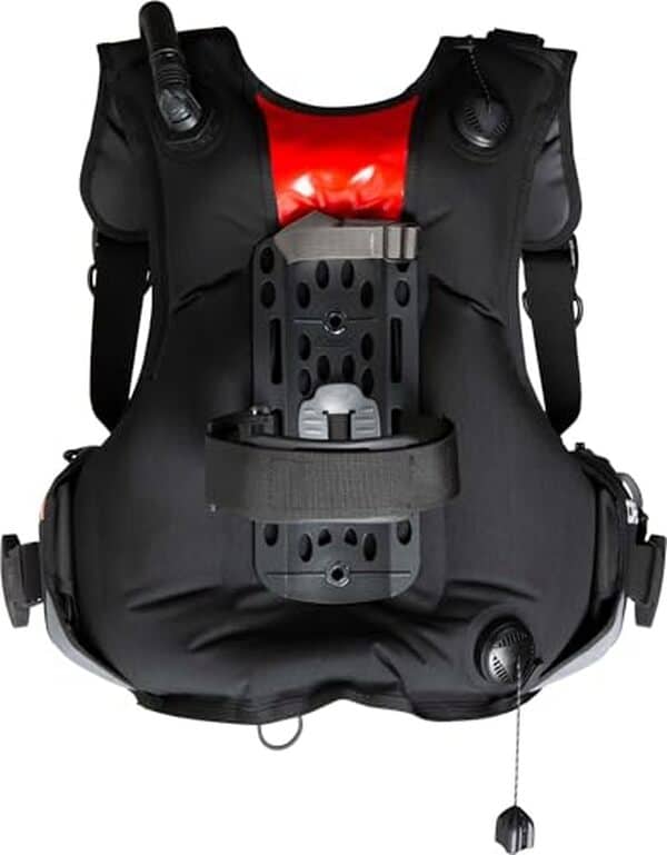 Découvrez notre test détaillé du gilet stabilisateur Cressi Solid Plus BCD : performances, confort et fiabilité pour vos plongées sous-marines. 