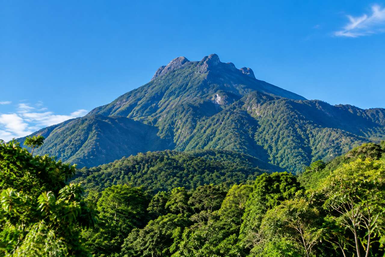Mont Tambuyukon : guide complet pour découvrir ce sommet de Malaisie