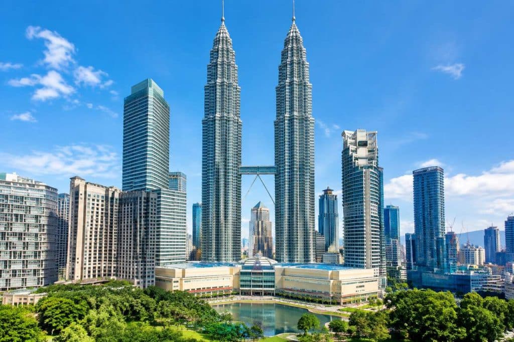 Vivre à Kuala Lumpur en tant que français : guide pratique pour les expatriés